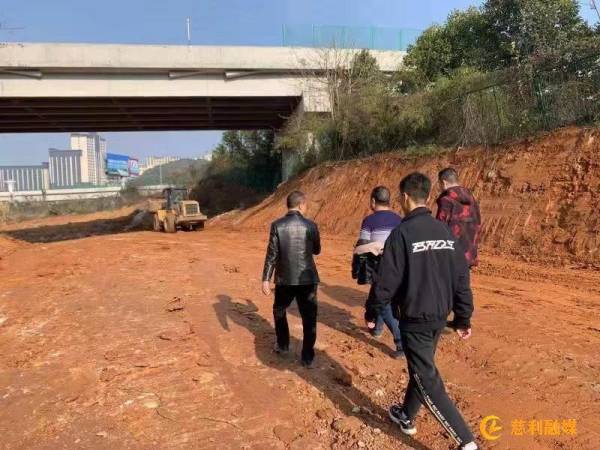 慈利縣建投集團(tuán)、慈姑建材公司：現(xiàn)場踏勘建筑垃圾綜合治理項目建設(shè)情況